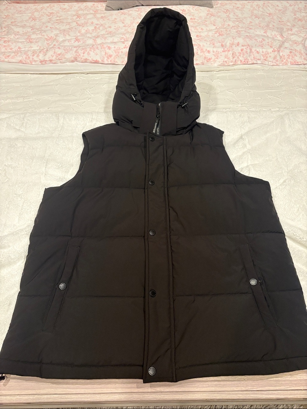 Women’s Black Hooded Puffer Vest BCBG Generation size L